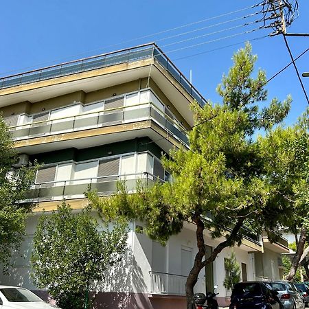 Beautiful Apartment Next To Metro Station Атина Екстериор снимка