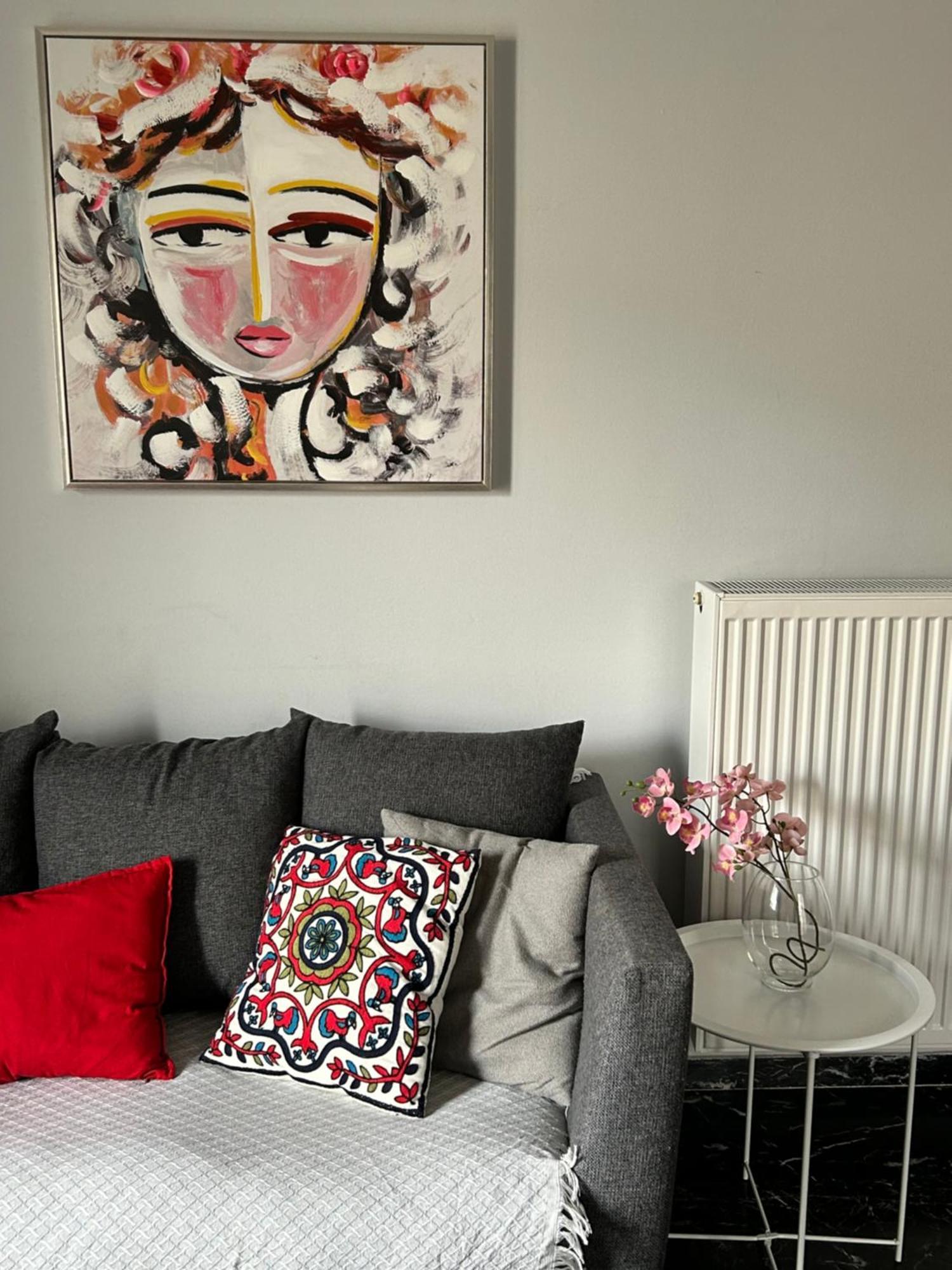 Beautiful Apartment Next To Metro Station Атина Екстериор снимка