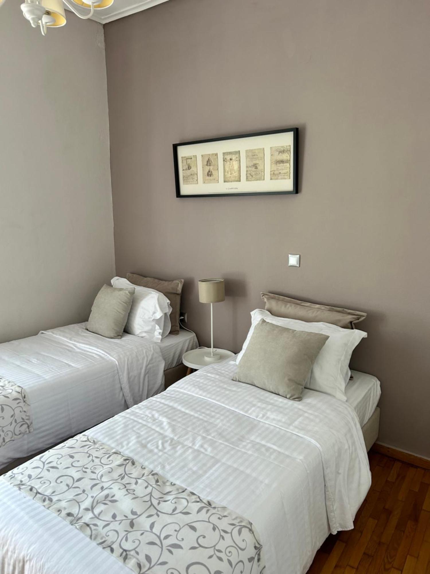 Beautiful Apartment Next To Metro Station Атина Екстериор снимка