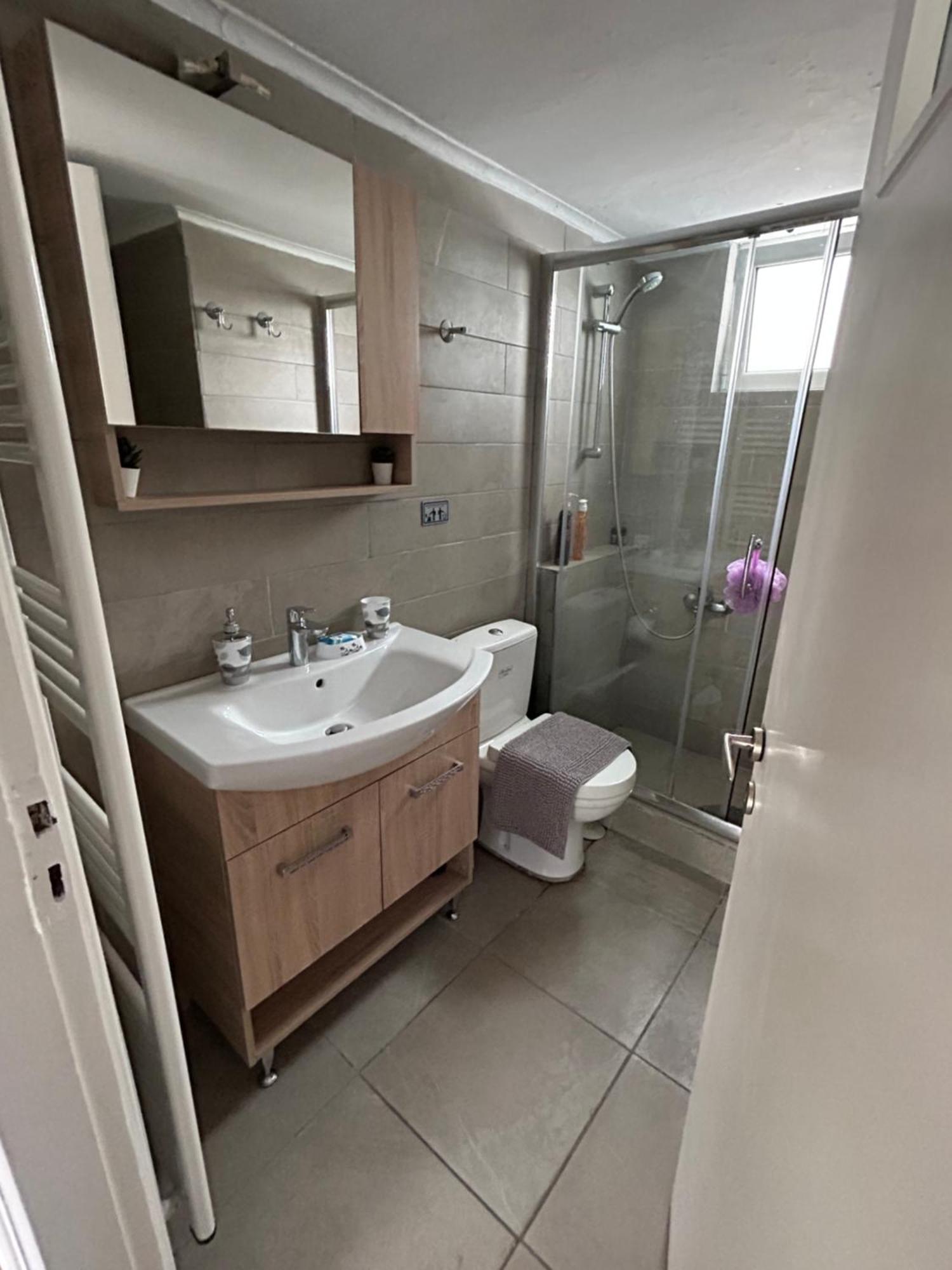 Beautiful Apartment Next To Metro Station Атина Екстериор снимка